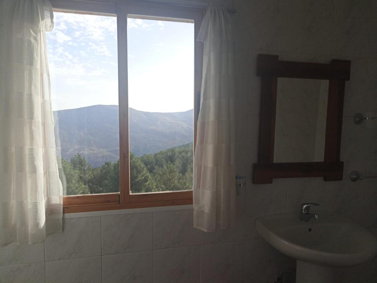 Hostal El Desvio Сьєрра-Невада Екстер'єр фото